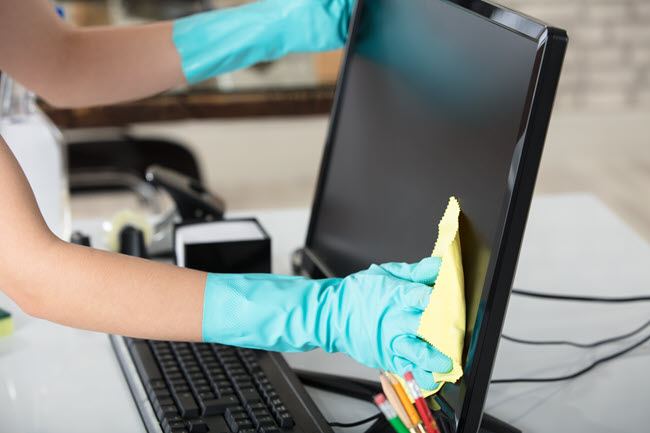 Clean Your Keyboard and Laptop without Damaging It - Sharp Eye