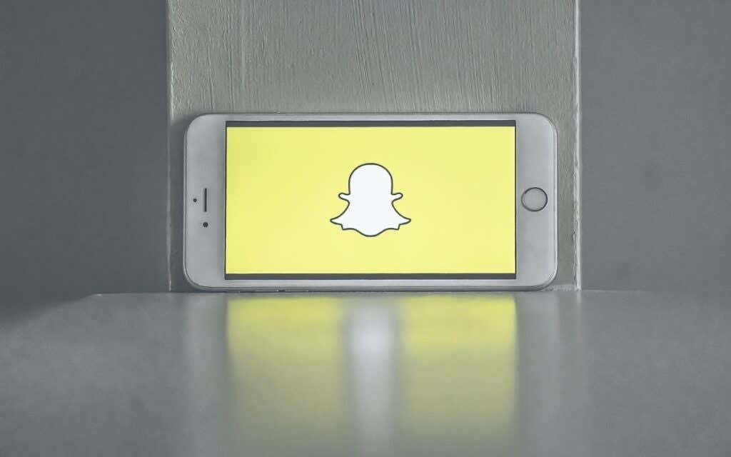 Snapchat Stuck on Loading Screen? 10 Fixes to Try image 1