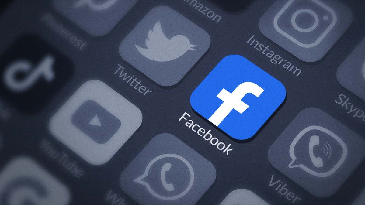 FACEBOOK LOGIN. FB app, social network, online login to account. Logo on  digital tablet screen Stock Photo