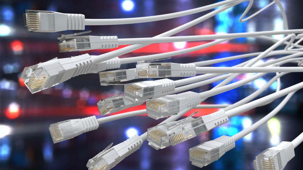 Confusión Kent exposición Flat vs Round Ethernet Cables: What's Different and Which Is Better?