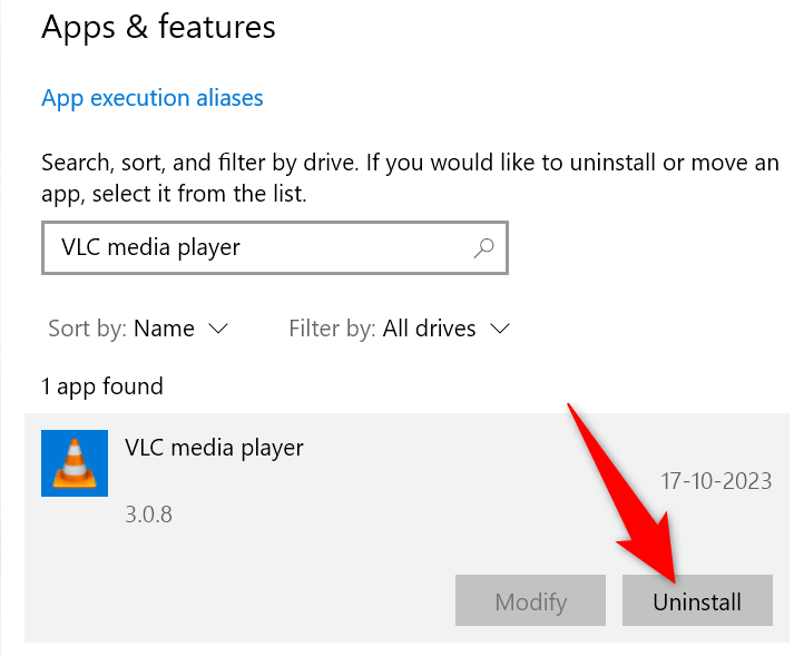 "Uninstall" highlighted for an app in Windows 10 Settings.