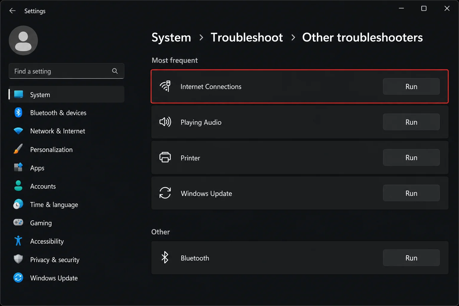 Windows 11 Settings > System > Troubleshoot > Other troubleshooters, with "Internet Connections" visible and its Run button highlighted