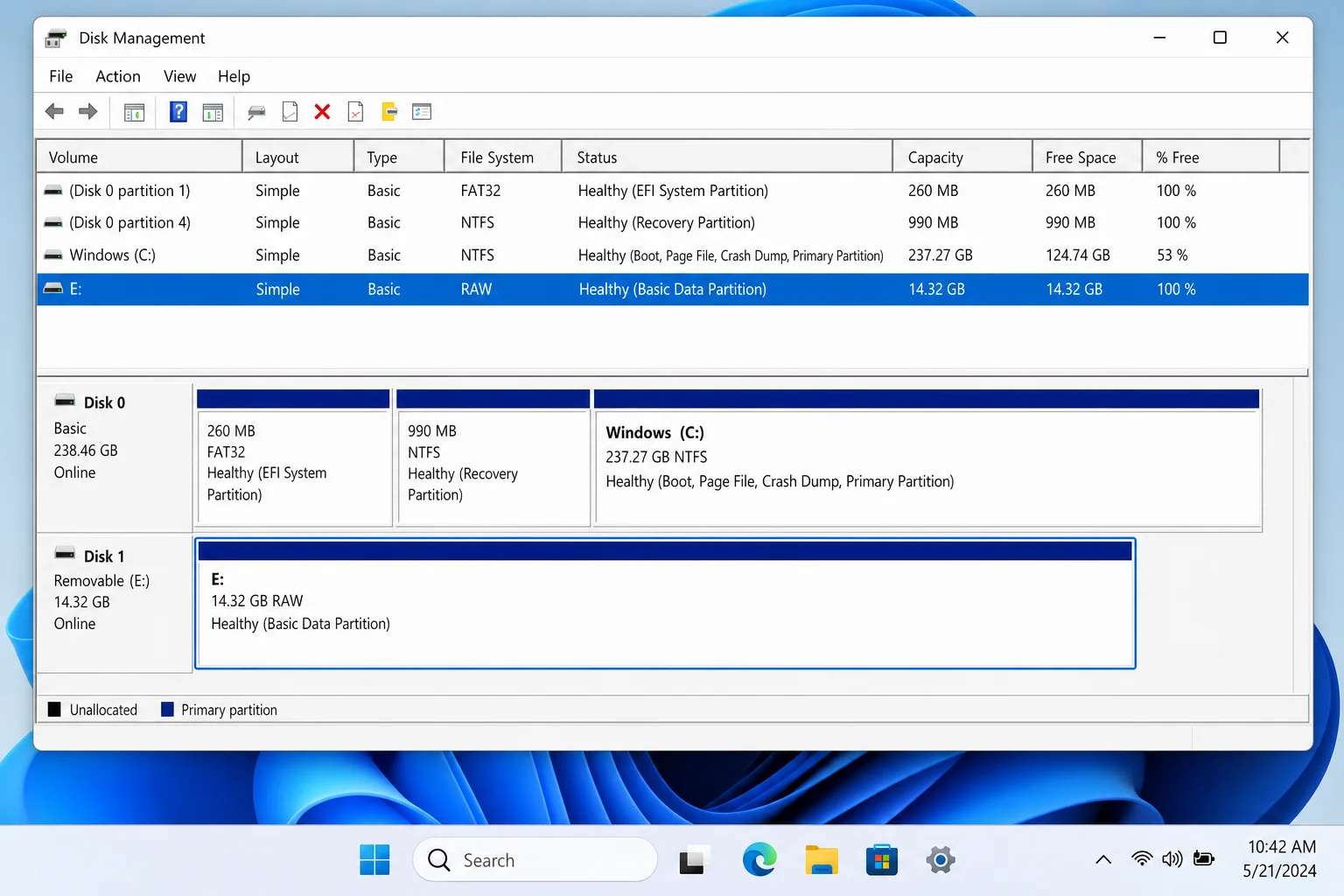 Disk Management showing a removable USB drive with RAW file system and Healthy status, with the partition highlighted