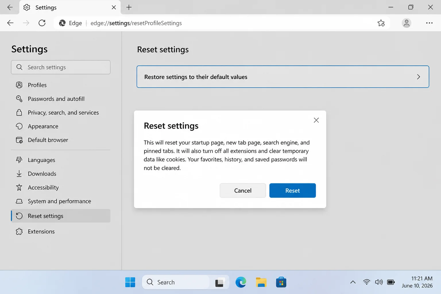 Edge Reset settings page with Restore settings to their default values highlighted before confirmation