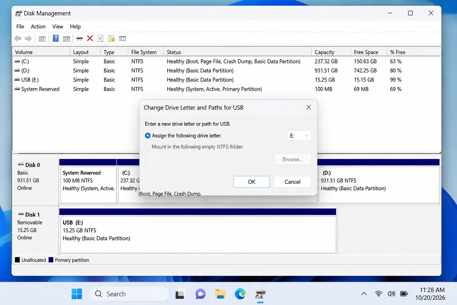 Disk Management Change Drive Letter and Paths dialog for a USB storage device, with a warning to identify the disk by size and not format or delete it