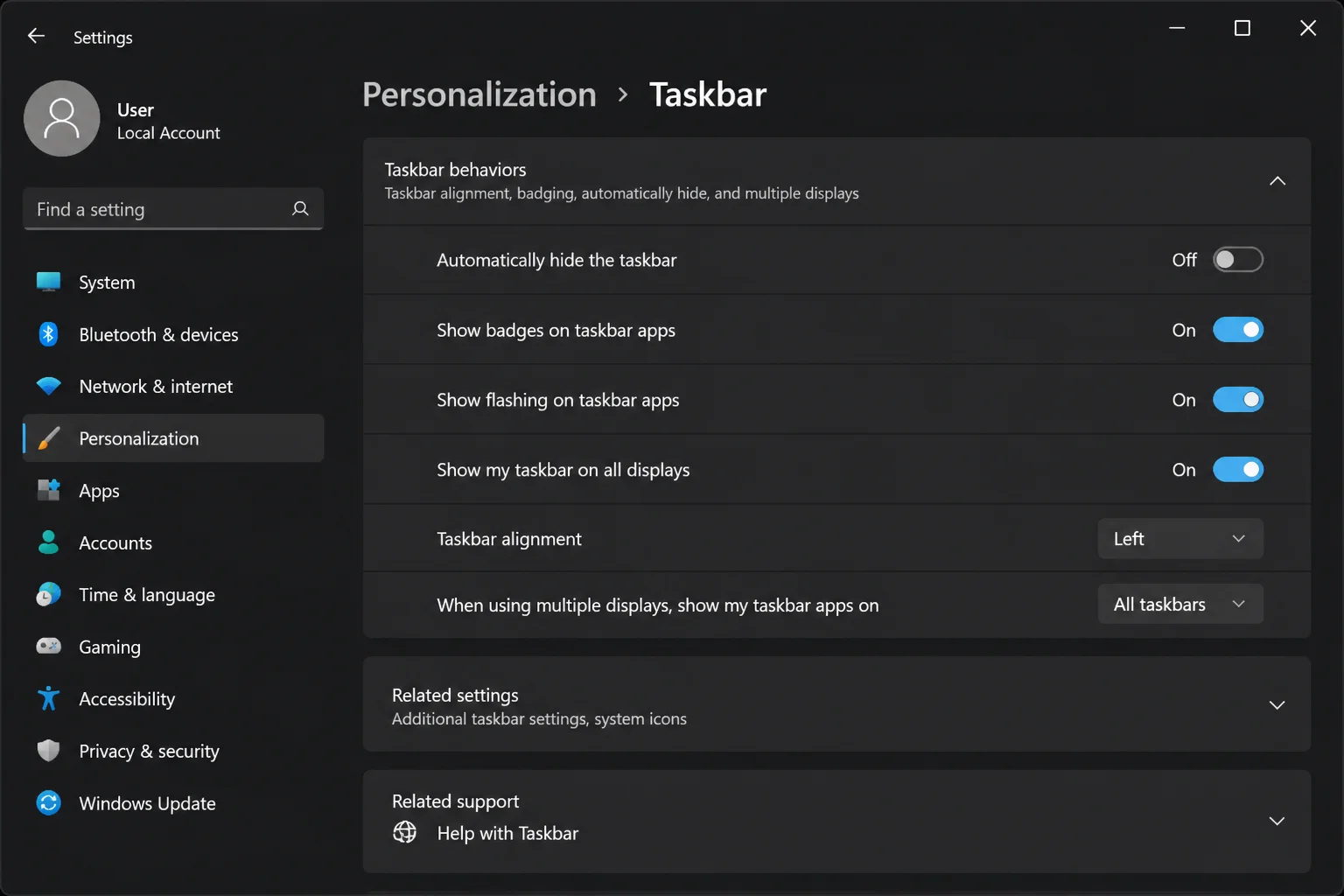 Windows 11 Settings > Personalization > Taskbar > Taskbar behaviors showing the multi-display taskbar dropdown