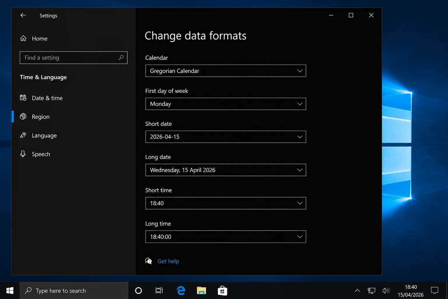 Windows 10 Change data formats page showing 24-hour options selected for Short time and Long time