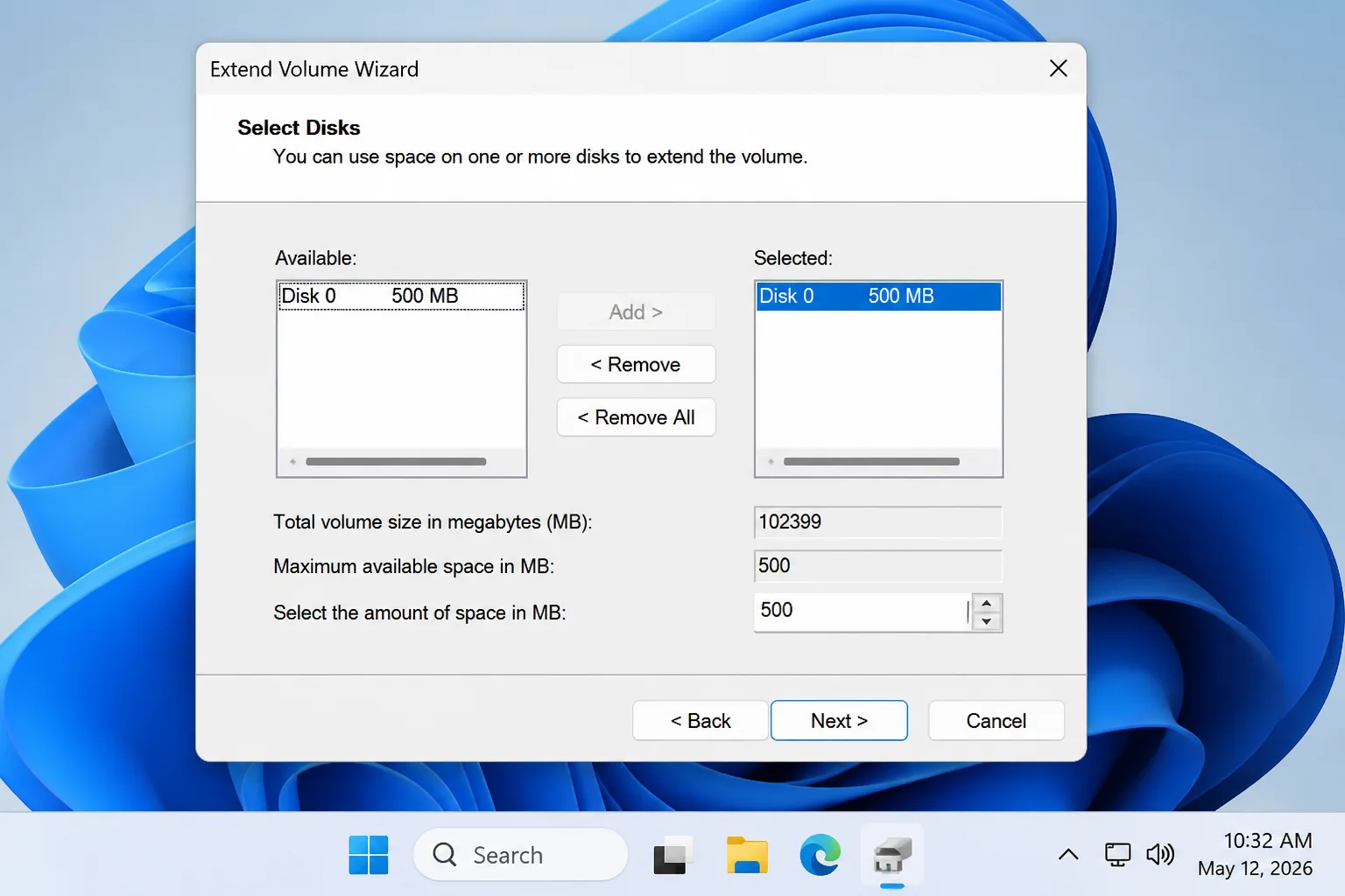 Extend Volume Wizard "Select Disks" screen with unallocated space already listed in the Selected column and the total size shown